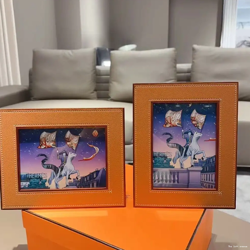 FRAME LEATHER PICTURE HERMES 0702